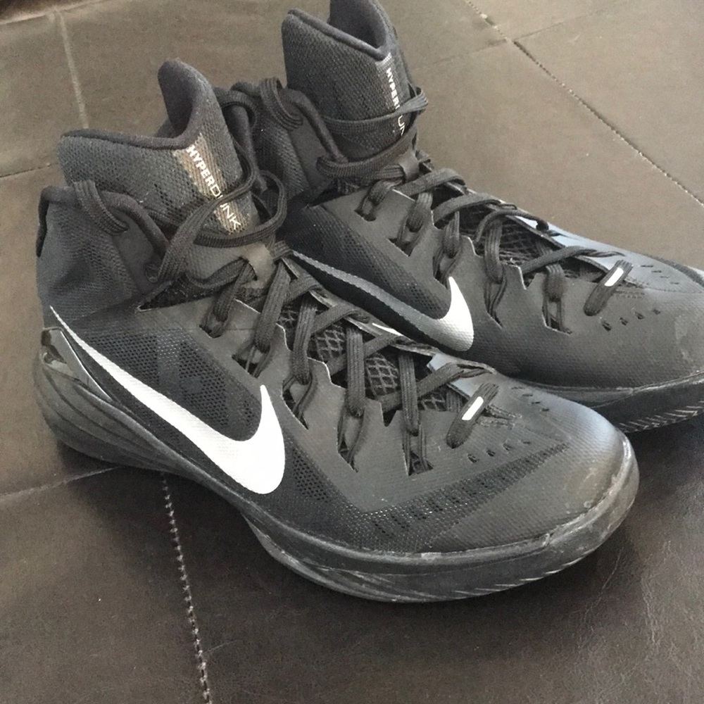 Nike Hyper Dunk athletic shoes!!! Size 9 in Men’s!